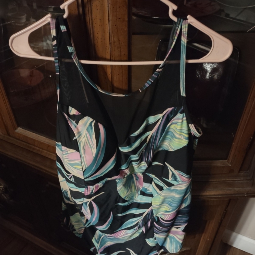 Torrid Sexy Plus Size Swimsuit - Picture 1 of 8
